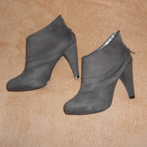 Missimo Gray Booties! - Picture 3 of 7